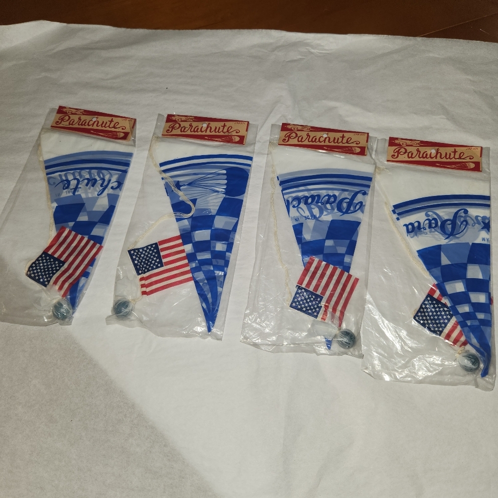 4 Vintage PARACHUTE TOY PLAY Made In JAPAN Moon Landing Play
